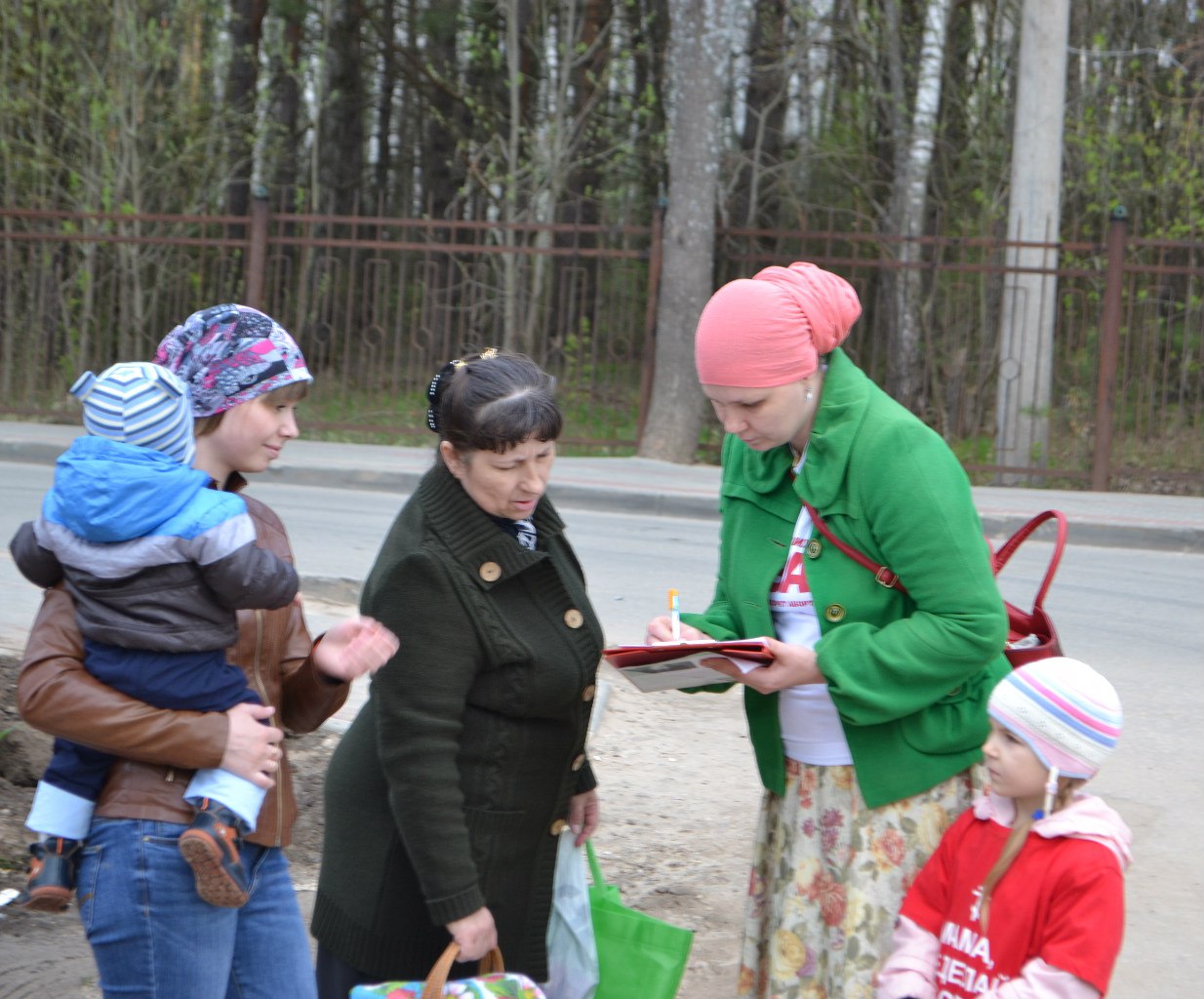 В Великую Субботу Центр «ЖИЗНЬ» г. Калуга присоединился к Всероссийскому сбору подписей за законодательную защиту детей до рождения, за запрет абортов