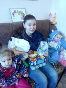 Помощь к Михайловским дням получили 65 семей Саратовской области 